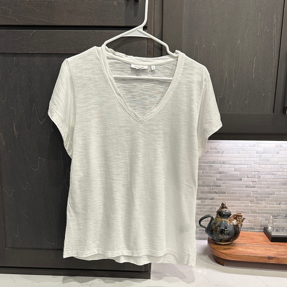 Chico's Cream V-Neck Short Sleeve Tee